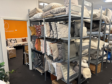 2 st. Hyllsektioner i metall