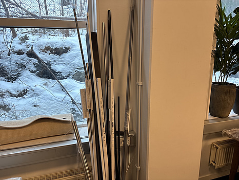 Parti med diverse gardinstänger