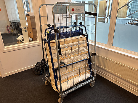 2 st. Gästsäng med transportvagn