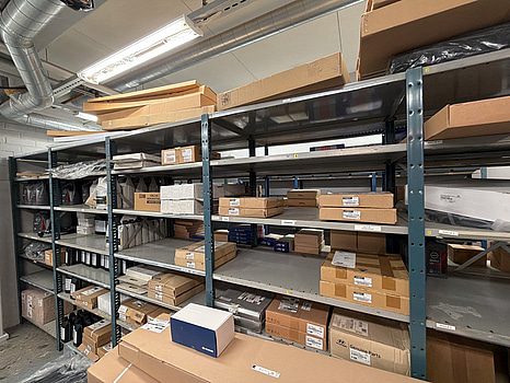 Stort reservdelslager till bilindustrin