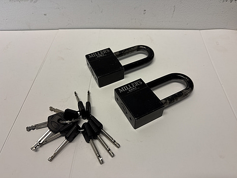 Hänglås 2 st Millers Klass 3