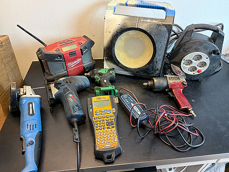 Etikettskrivare, maskiner, belysning m.m.