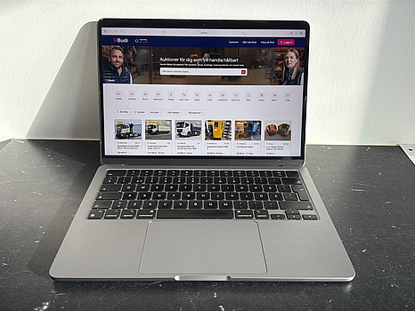 MacBook Air M3, 13,6-tum Retina-skärm, 256 GB SSD, 8 GB RAM