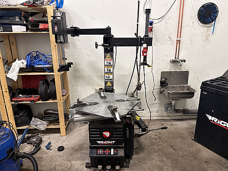 Däckkrängningsmaskin Bright BP810E | 2023