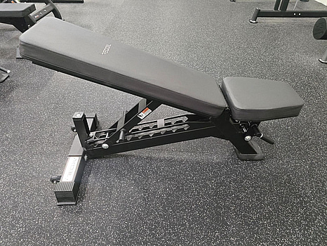 Ställbar träningsbänk Recoil