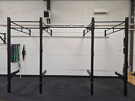 Väggmonterad dubbelrigg för utomhusbruk