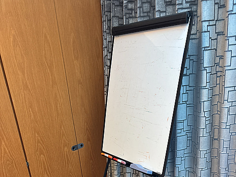 Whiteboard på stativ