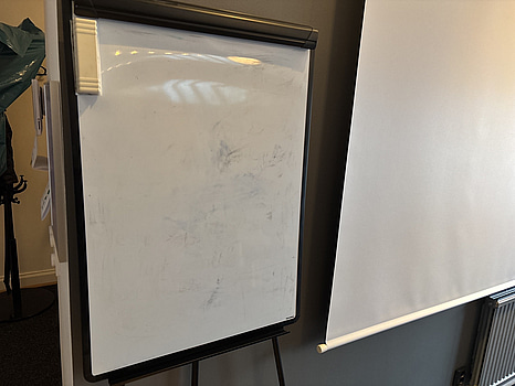 Whiteboard på stativ