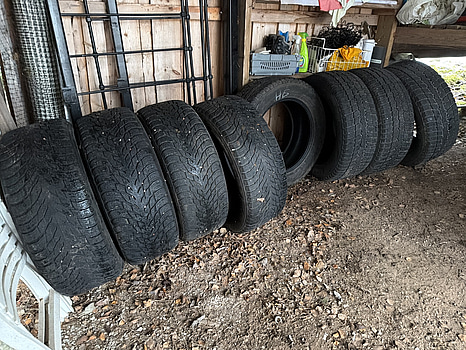 8 st. Däck, två modeller