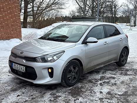 Kia Rio 1,4 | 11763 mil | Dubbelkommando | Automat | 2017
