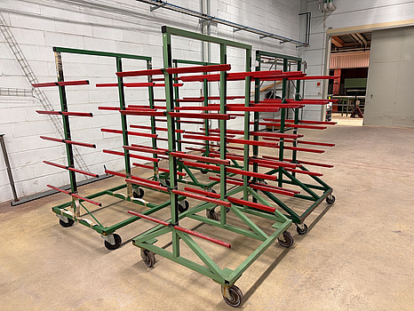 4 st. Dubbelsidig grenställsvagnar på hjul