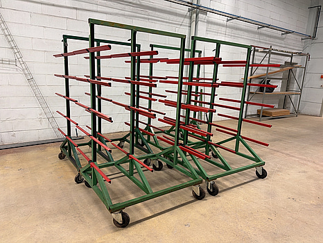 4 st. Dubbelsidig grenställsvagnar på hjul