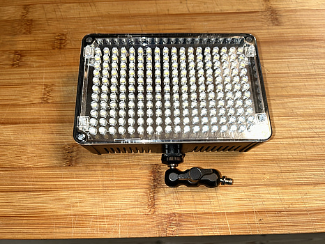 LED-ljuspanel, Aputure AL-H198C