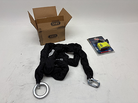 Låskätting och hänglås Abus.