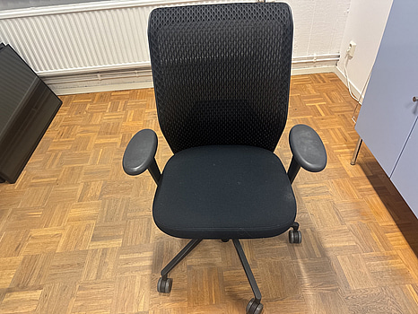 Kontorsstol, höj- och sänkbar