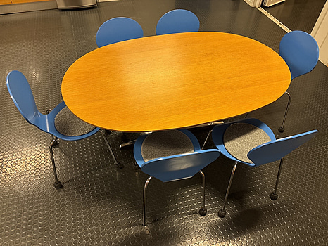 Bord inkl. 6 st stolar Danerka