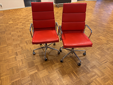 2 st. Höj- och sänkbara kontorsstolar