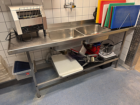 Diskbänk med dubbla diskhoar