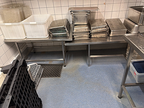 Arbetsbänkar i rostfritt, 2 st