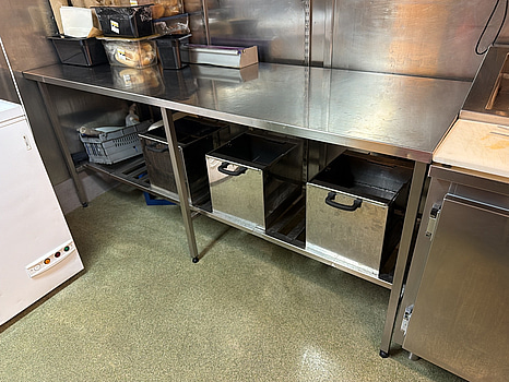 Arbetsbänk rostfritt stål, 210 x 70 x 90 cm