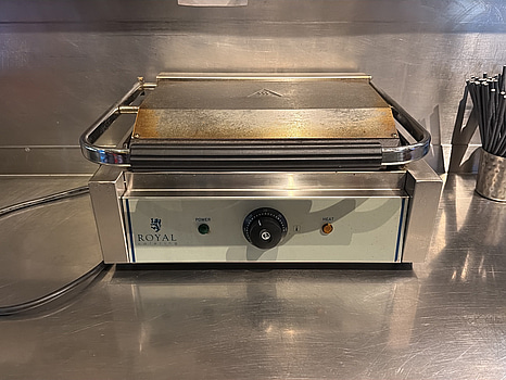 Klämgrill, Royal Catering RCKG-2200-F