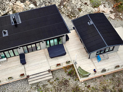 Solcellspaket Ferroamp 28 kW – Leapton 500 W Full Black N-type-paneler, Ferro AI & Weland montagematerial