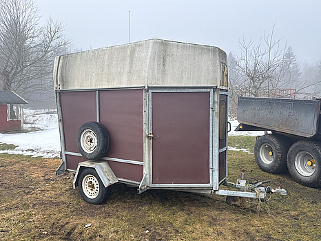 Hästtransport Tranesläpet 130 TS | 1988 - Reparationsobjekt