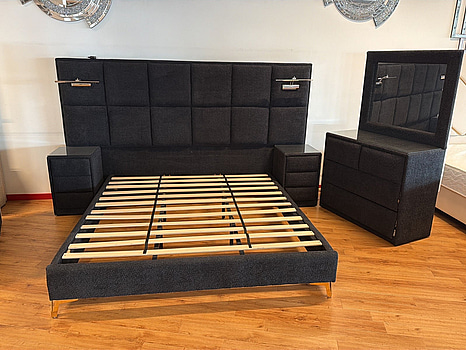 Säng 180x200 cm, med spegelbyrå och sängbord, mörkgrå teddytyg