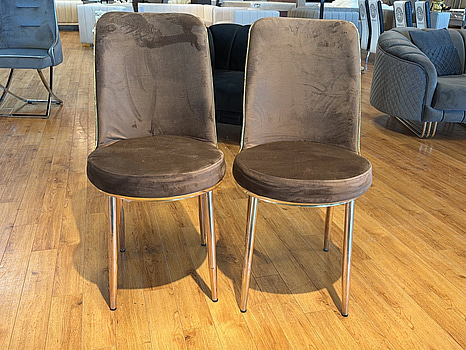 2 st stolar, brun sammet/ guld