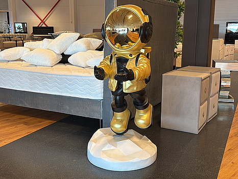 Astronaut, guld/ svart