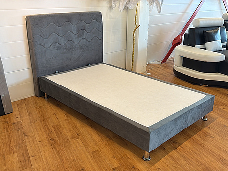 Säng med sänggavel i grå sammet, 120x200 cm