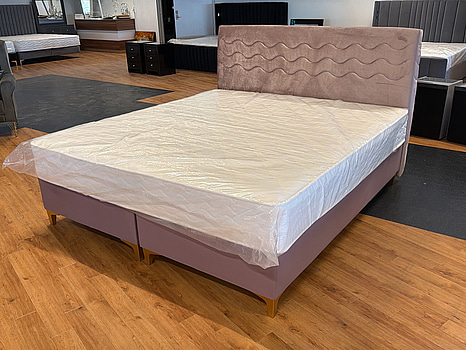 Säng med sänggavel i rosa sammet, 180x200 cm