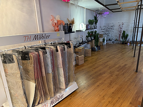 Parti diverse belysning, mattor, inredning och konstväxter