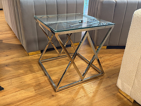 Sidobord med glasskiva