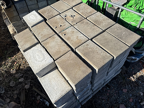 Parti med Marksten, Betongsten