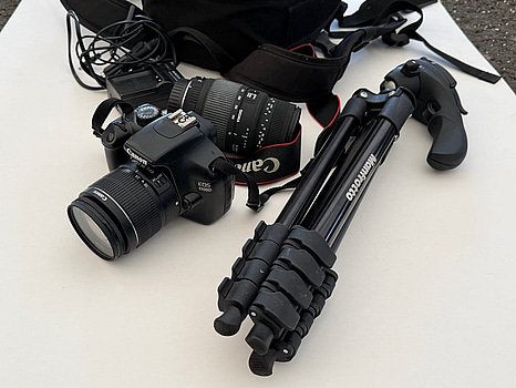 Systemkamera, Canon EOS 1100D med två objektiv, stativ och väska