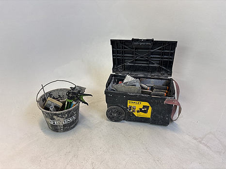 Parti med diverse arbetsredskap