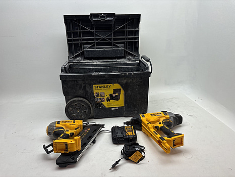 2 st. Spikpistoler Dewalt, DCN692
