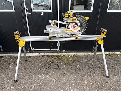 Kap- & gersåg Dewalt DWS727 med sågbord DE7023