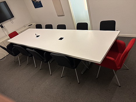 Konferensbord inkl. 11 st. stolar