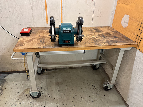 Arbetsbänk inkl. slipmaskin Makita, GB801