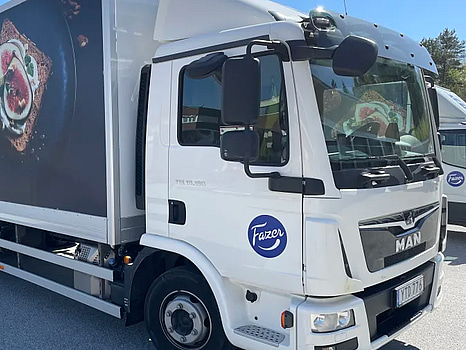 Budi säljer Fazers lastbilar