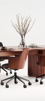 Konferensbord Karl Andersson & Söner, Opera - Nypris ca 65. 000 inkl. moms