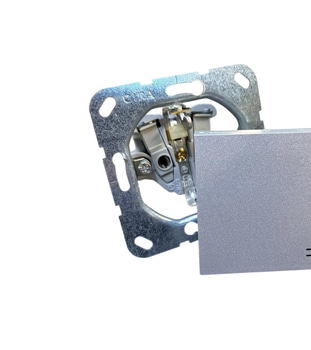 10 ST. ELUTTAG JORDAT MED TÄCKLOCK GIRA, SYSTEM 55 PETSKYDD, ALUMINIUM