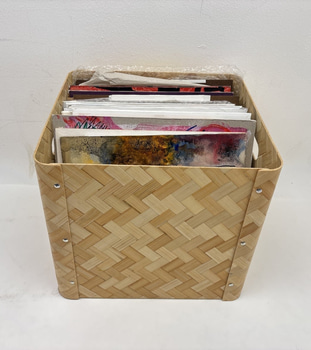 Parti med tavlor, olika konstnärer och storlekar