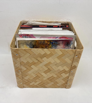 Parti med tavlor, olika konstnärer och storlekar