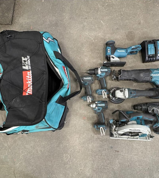 Parti med verktyg Makita 18V LXT