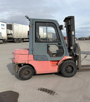 Dieseltruck Toyota 7FDF30-2003