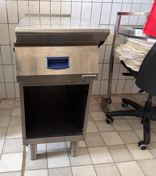 Arbetsbänk i rostfritt med utdragslåda – Electrolux