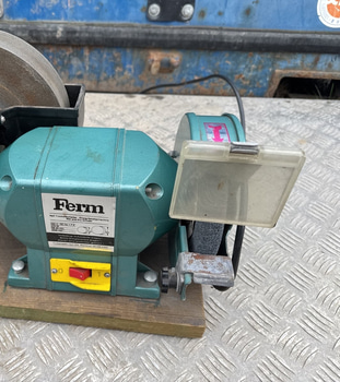Våt -och torrslipmaskin Ferm